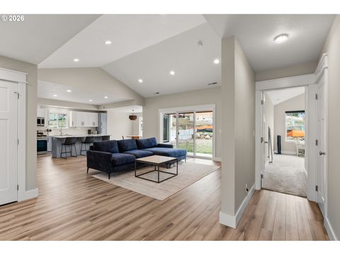 Tiny photo for 630 S 10th St, Creswell, OR 97426 (MLS # 289828518)