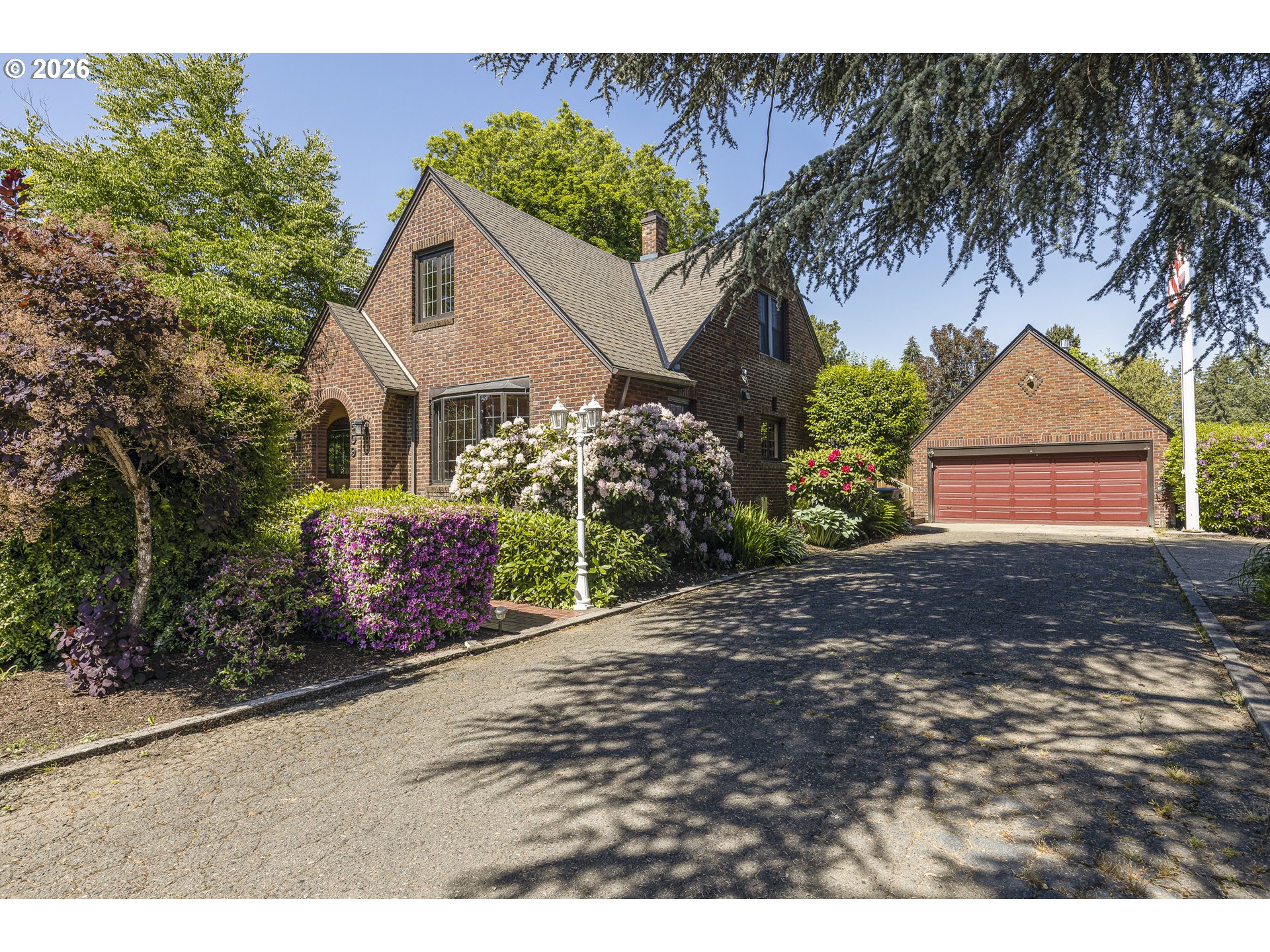 809 NE JACKSON SCHOOL RD