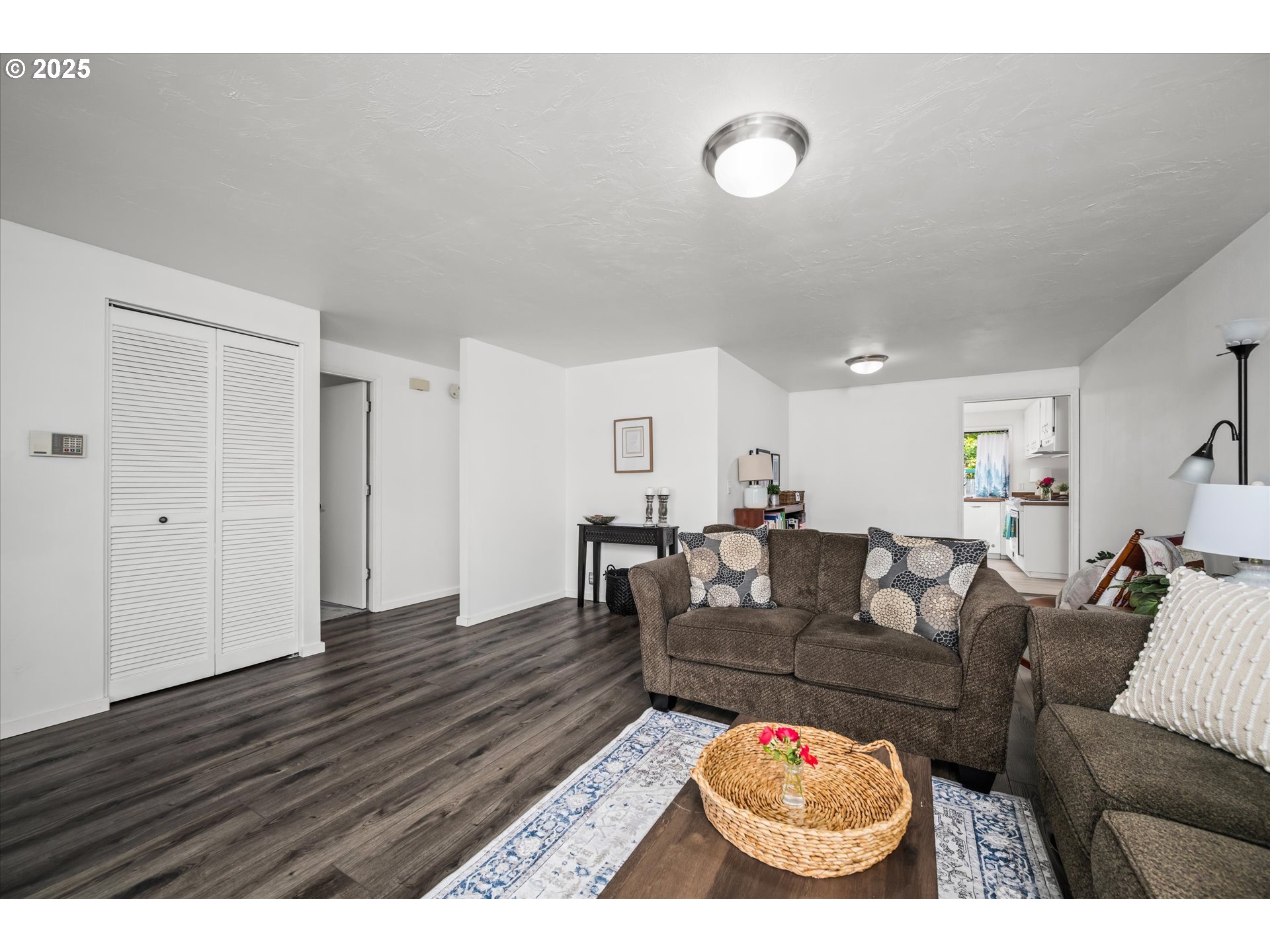 3176 KENTWOOD DR