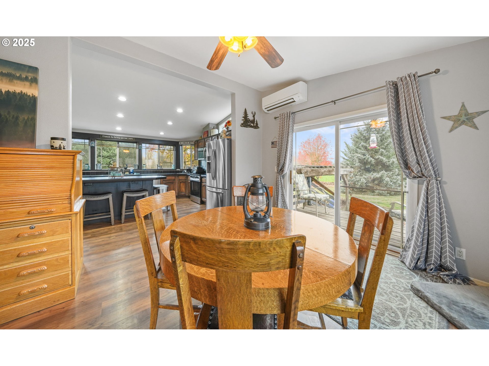 Harrisburg, Oregon 97446, United States, 3 Bedrooms Bedrooms, ,2 BathroomsBathrooms,Residential,Active,251890