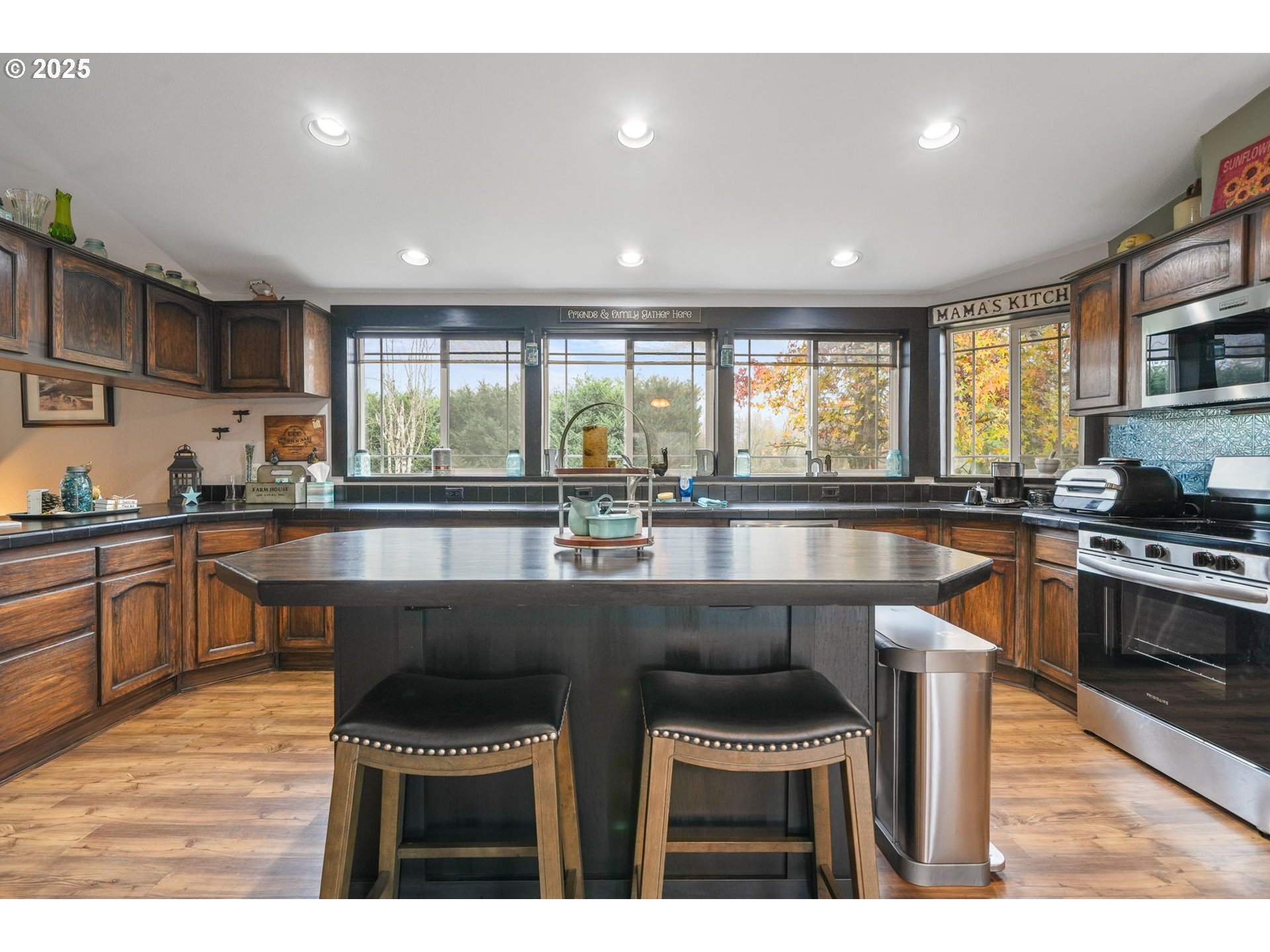 Harrisburg, Oregon 97446, United States, 3 Bedrooms Bedrooms, ,2 BathroomsBathrooms,Residential,Active,251890