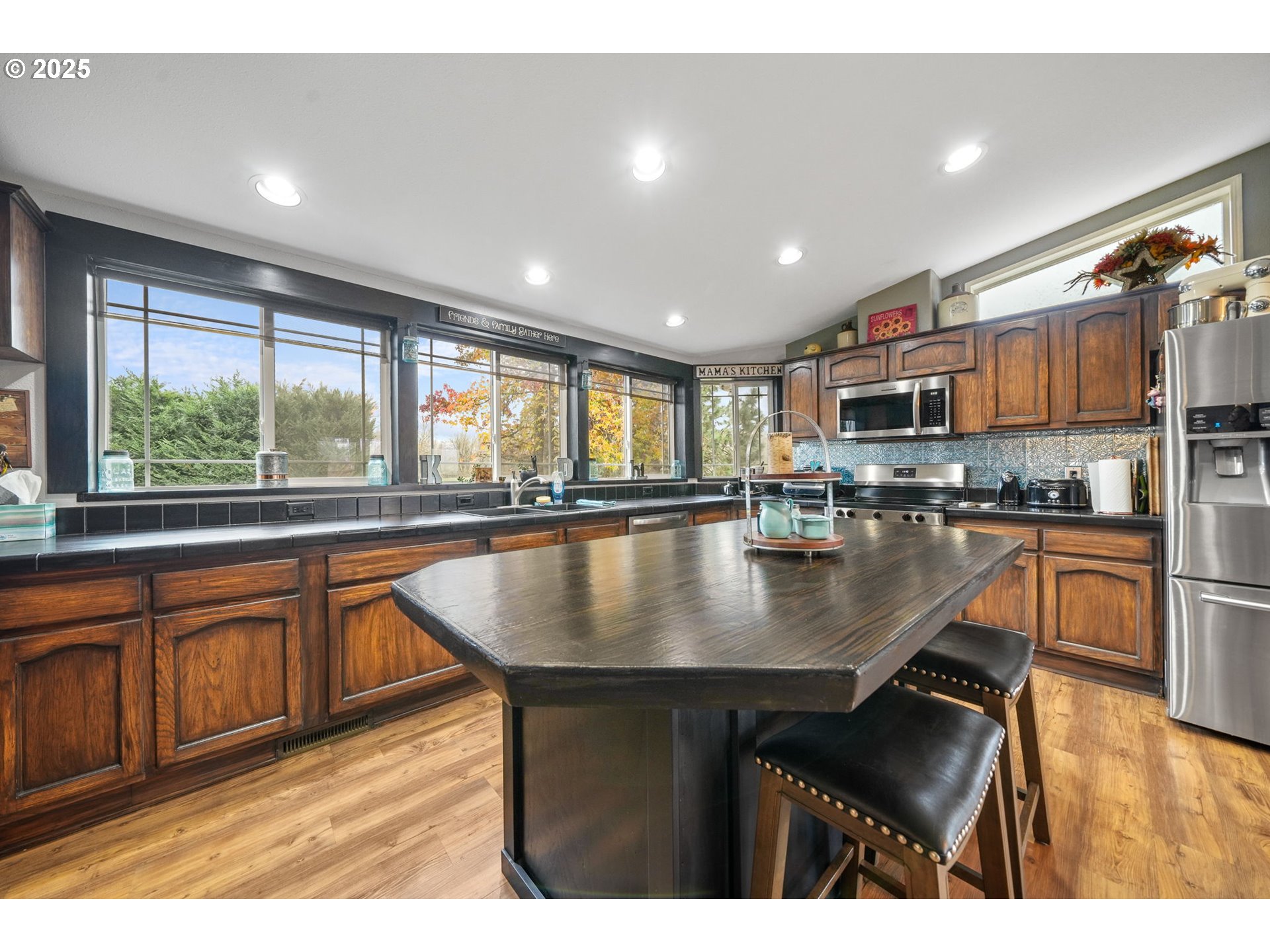 Harrisburg, Oregon 97446, United States, 3 Bedrooms Bedrooms, ,2 BathroomsBathrooms,Residential,Active,251890