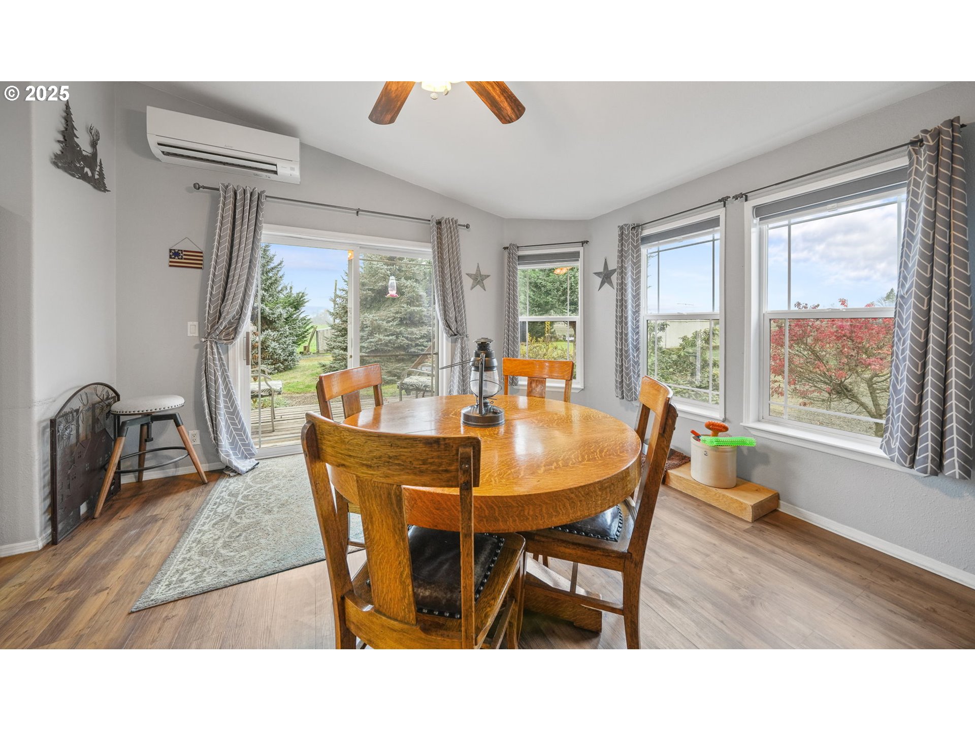 Harrisburg, Oregon 97446, United States, 3 Bedrooms Bedrooms, ,2 BathroomsBathrooms,Residential,Active,251890