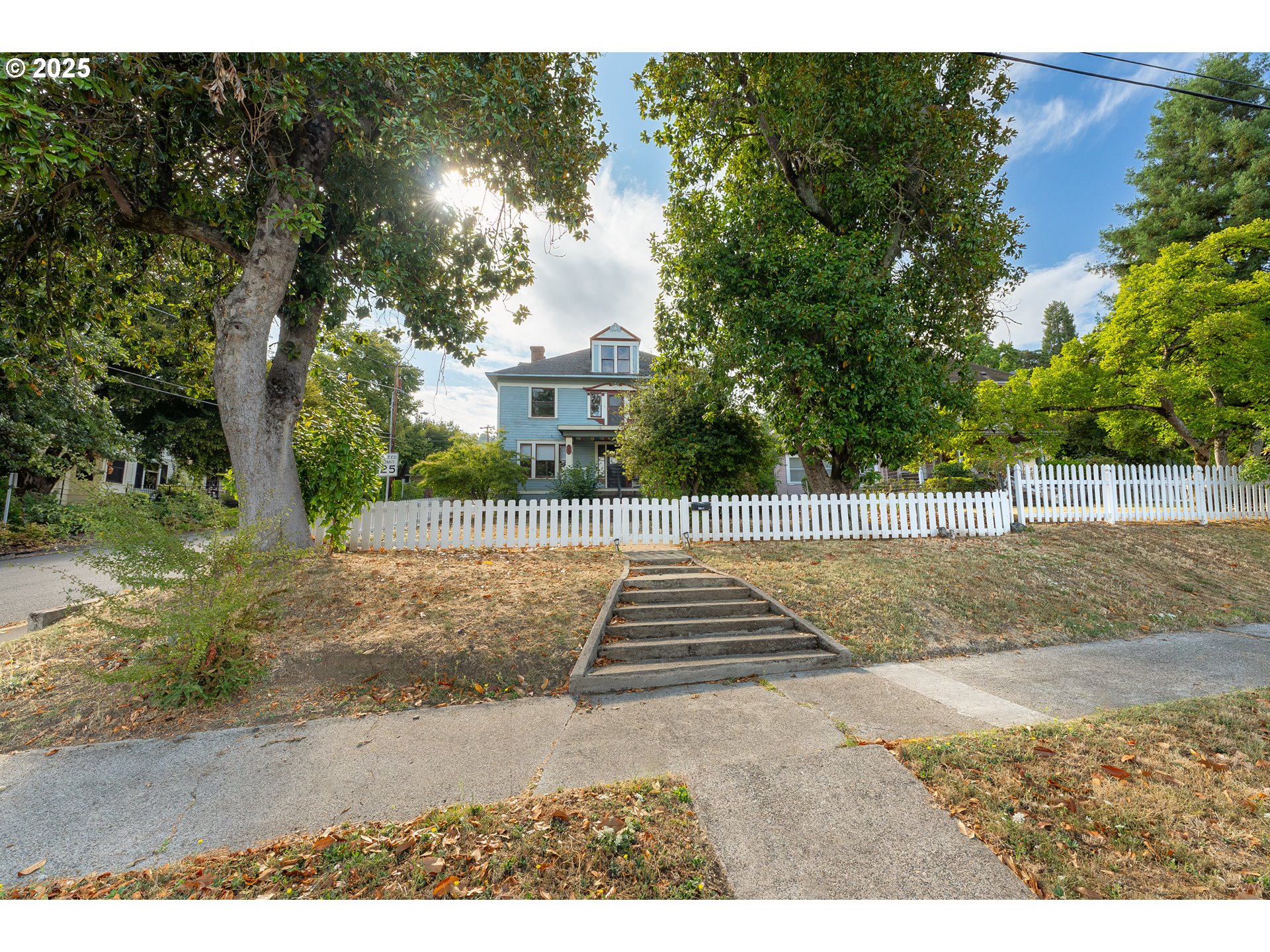 803 SE KANE ST