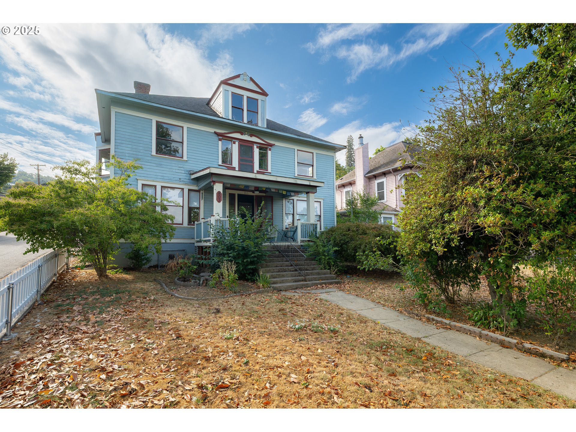 803 SE KANE ST