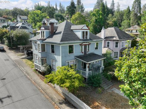 803 SE KANE ST Roseburg OR 97470