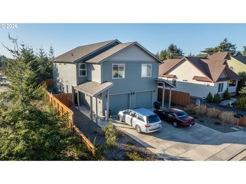 752 MADISON ST Coos Bay OR 97420