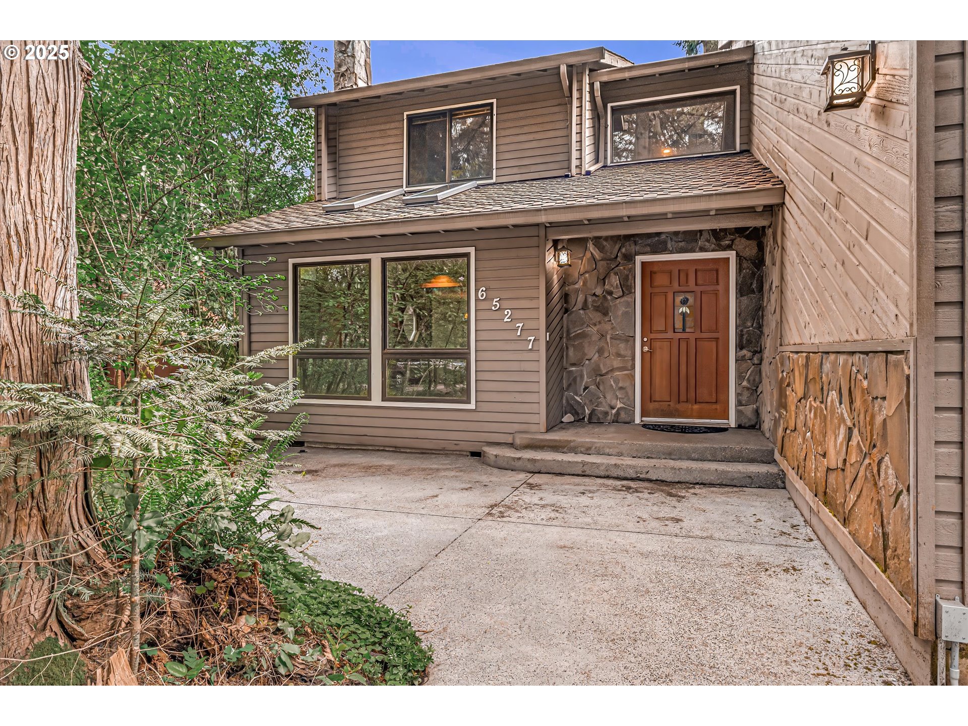 65277 E SANDY RIVER LN