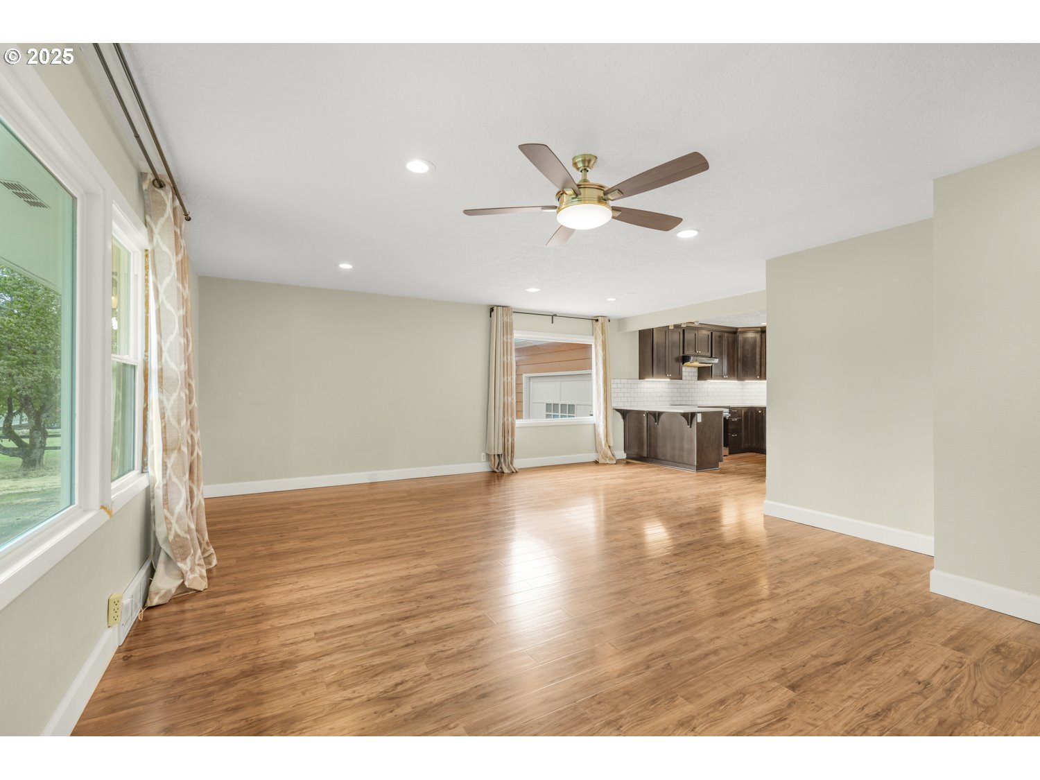 231 NE 10TH AVE