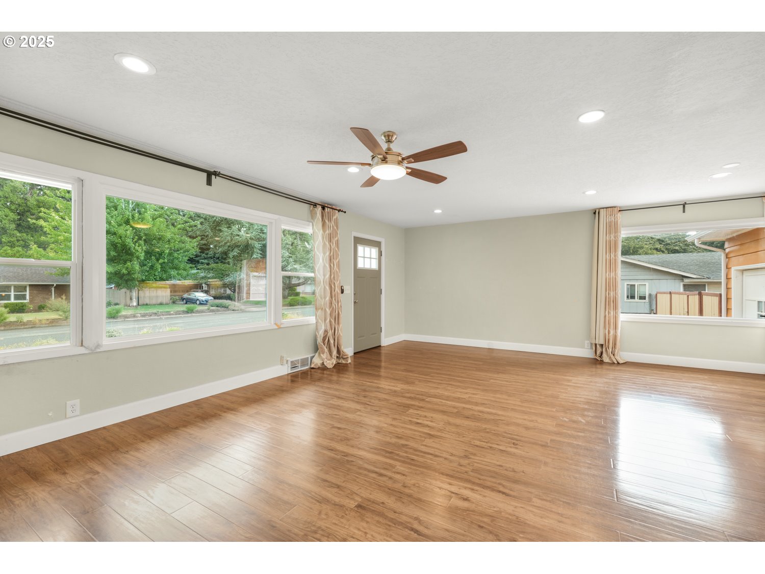 231 NE 10TH AVE