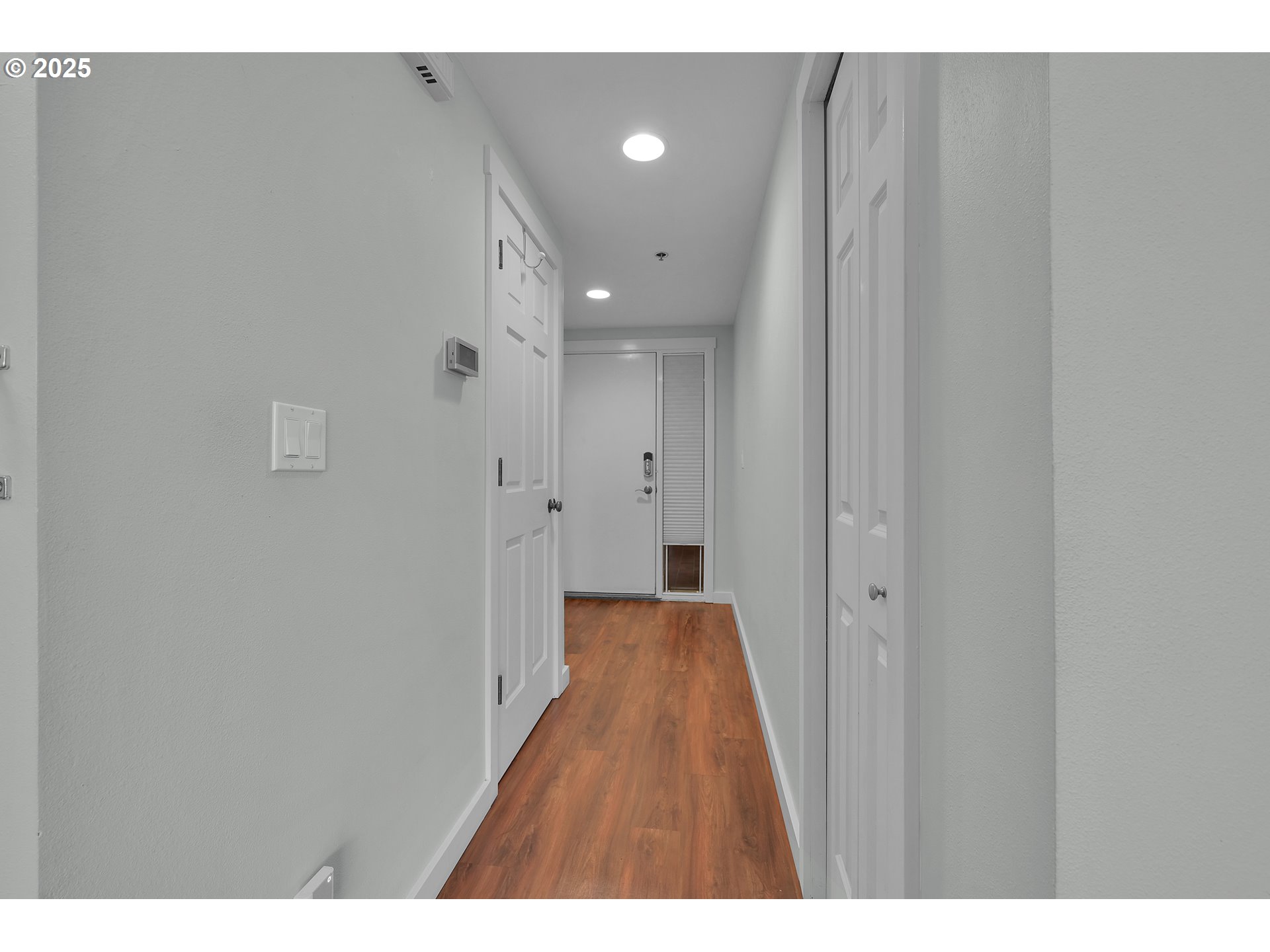 Eugene, Oregon 97401, United States, 1 Bedroom Bedrooms, ,1 BathroomBathrooms,Residential,Pending,541