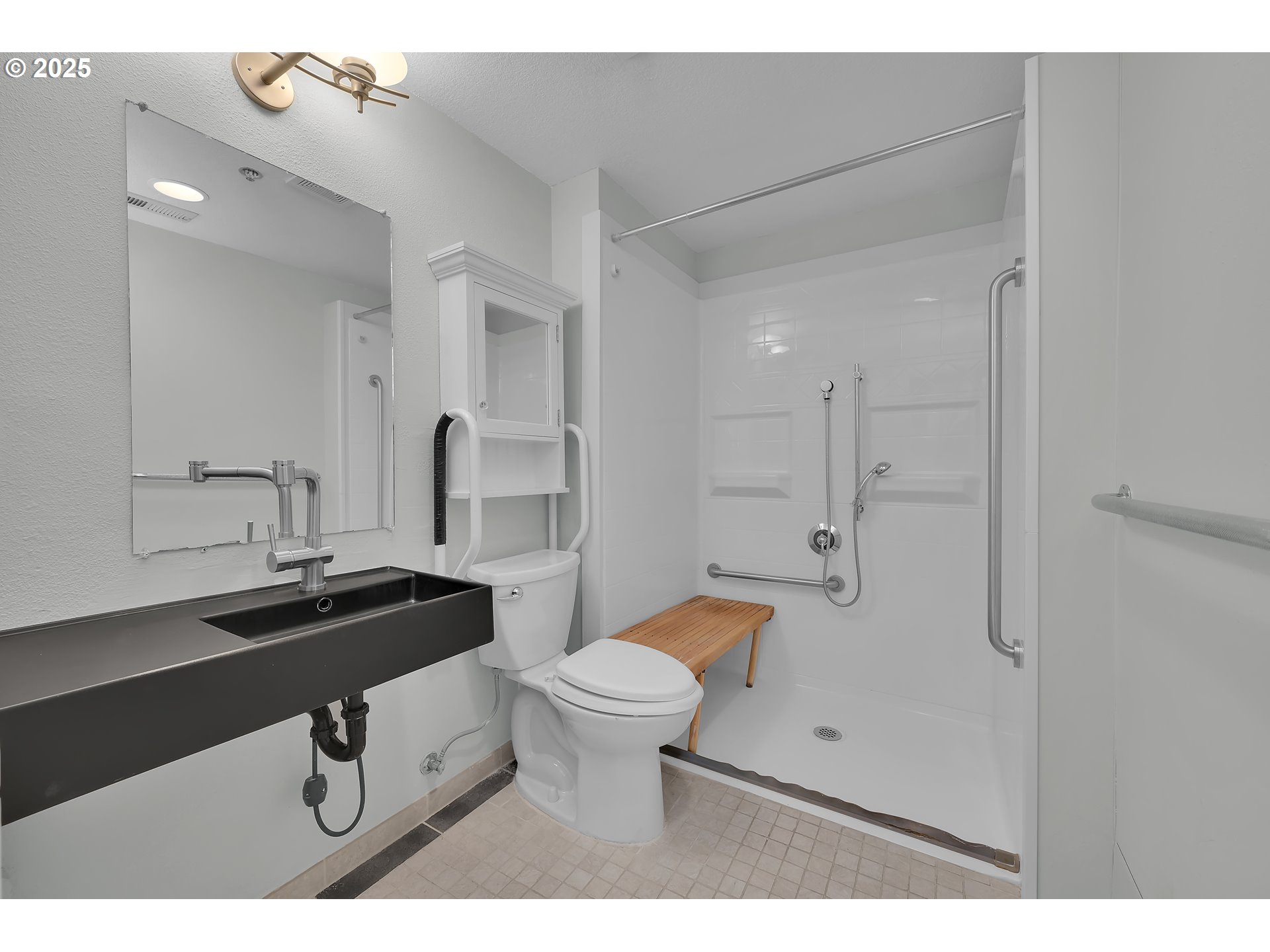 Eugene, Oregon 97401, United States, 1 Bedroom Bedrooms, ,1 BathroomBathrooms,Residential,Pending,541