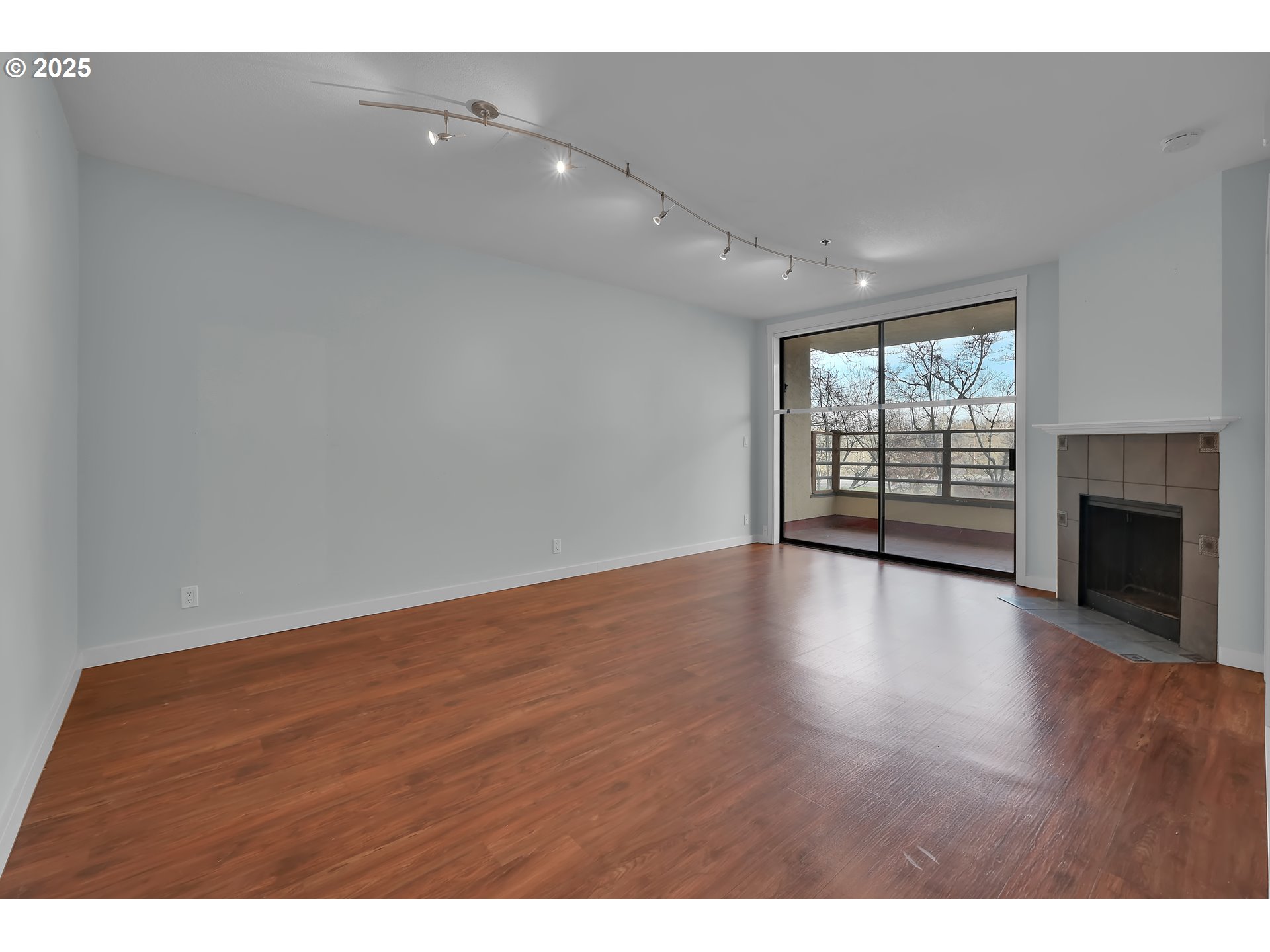 Eugene, Oregon 97401, United States, 1 Bedroom Bedrooms, ,1 BathroomBathrooms,Residential,Pending,541