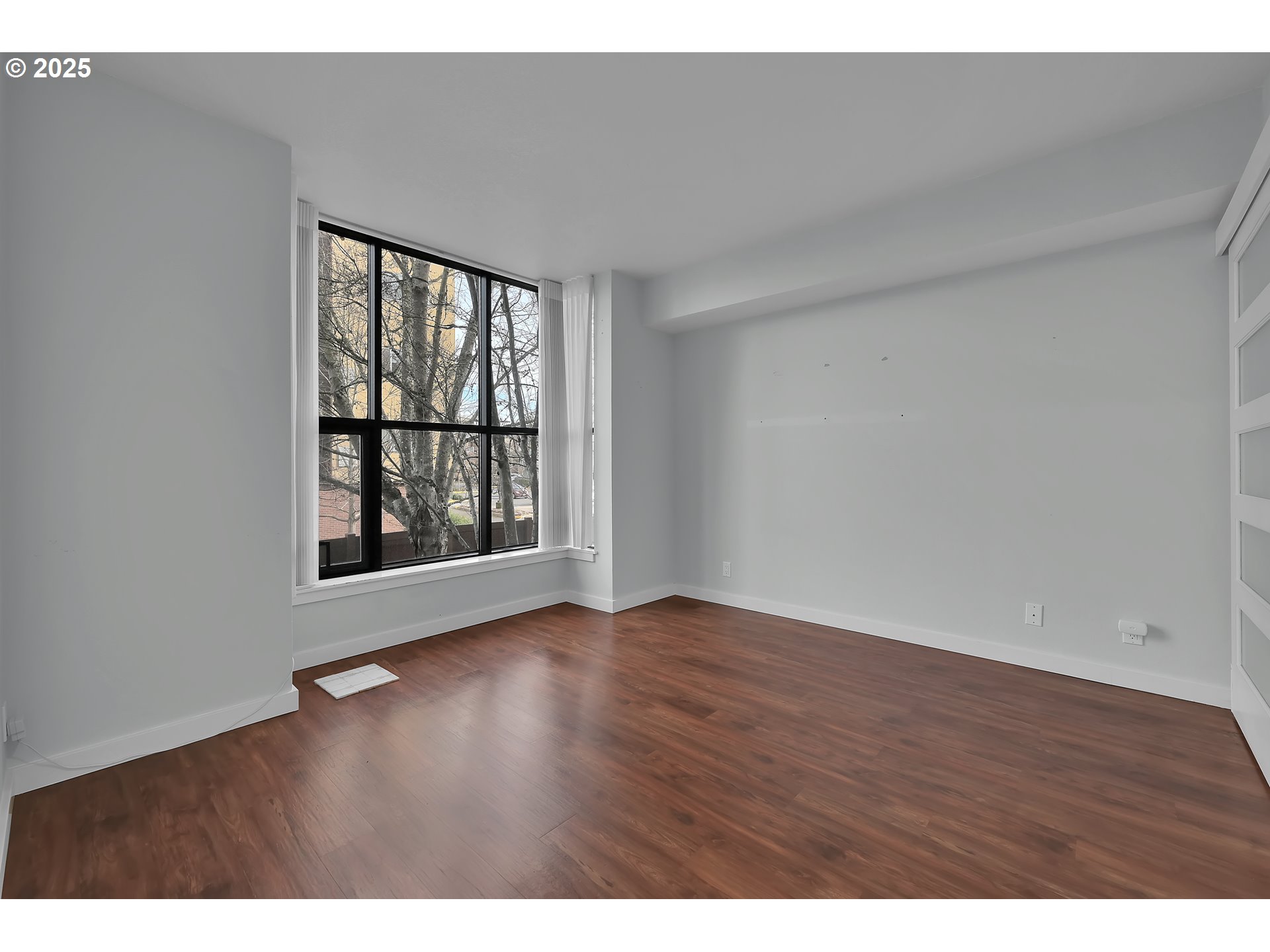 Eugene, Oregon 97401, United States, 1 Bedroom Bedrooms, ,1 BathroomBathrooms,Residential,Pending,541