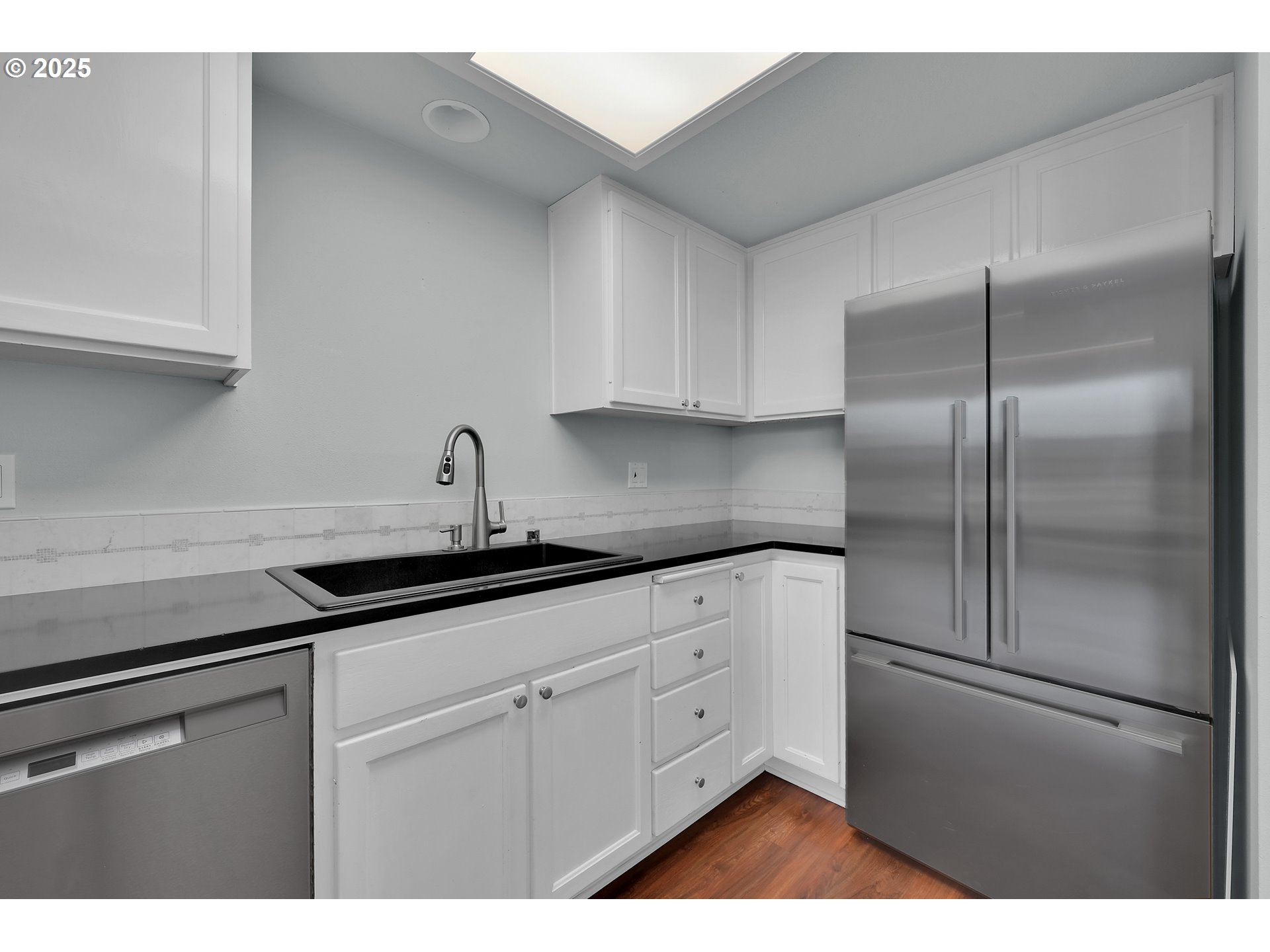 Eugene, Oregon 97401, United States, 1 Bedroom Bedrooms, ,1 BathroomBathrooms,Residential,Pending,541