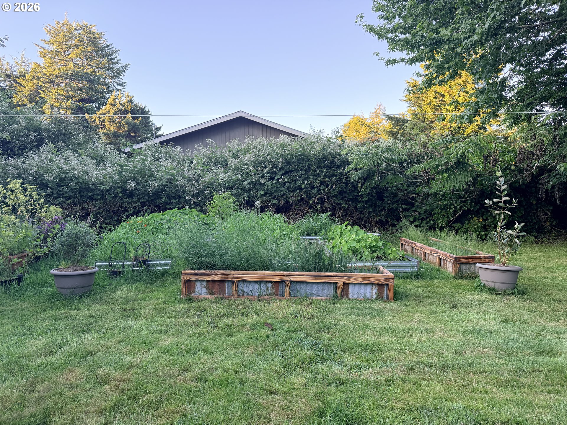 677 SE MOFFITT RD