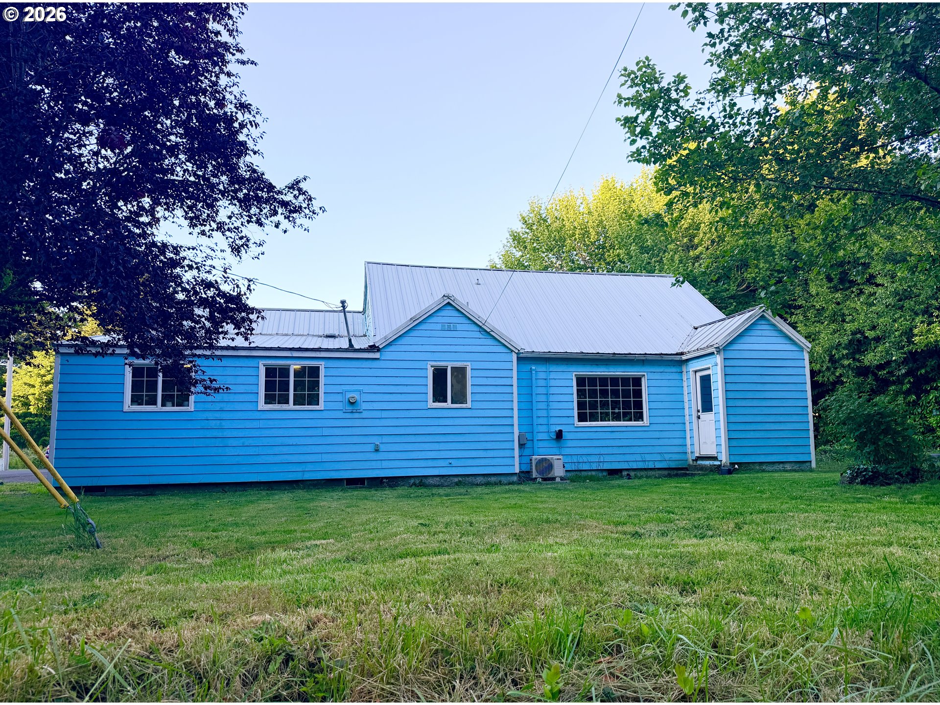 677 SE MOFFITT RD