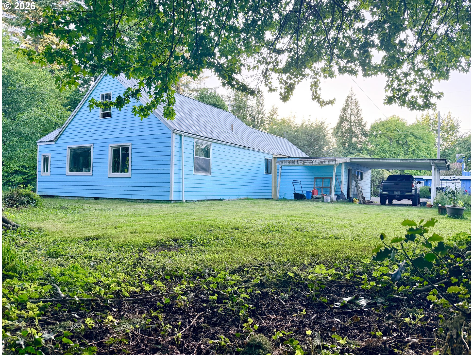 677 SE MOFFITT RD