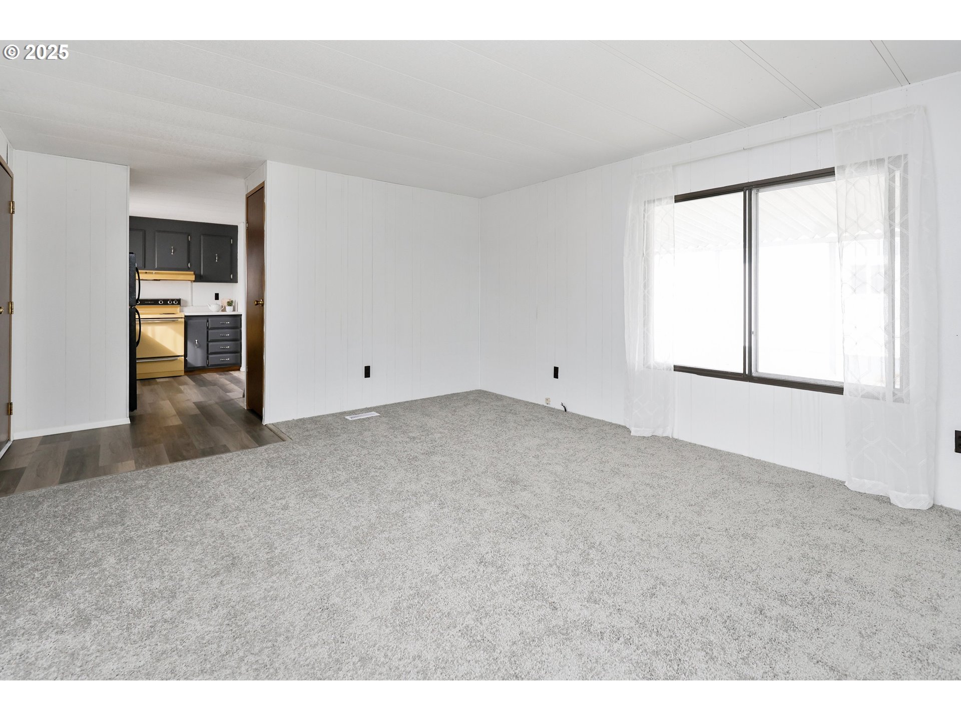 1225 W 10TH AVE 24