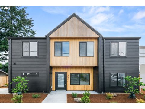 3520 NE 44th AVE Portland OR 97212