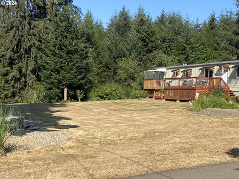 A home in Mapleton