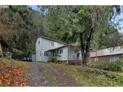 A home in Alsea