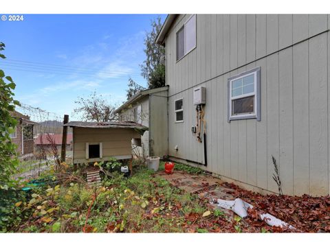 A home in Alsea