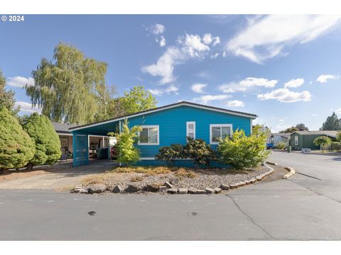 A home in Newberg