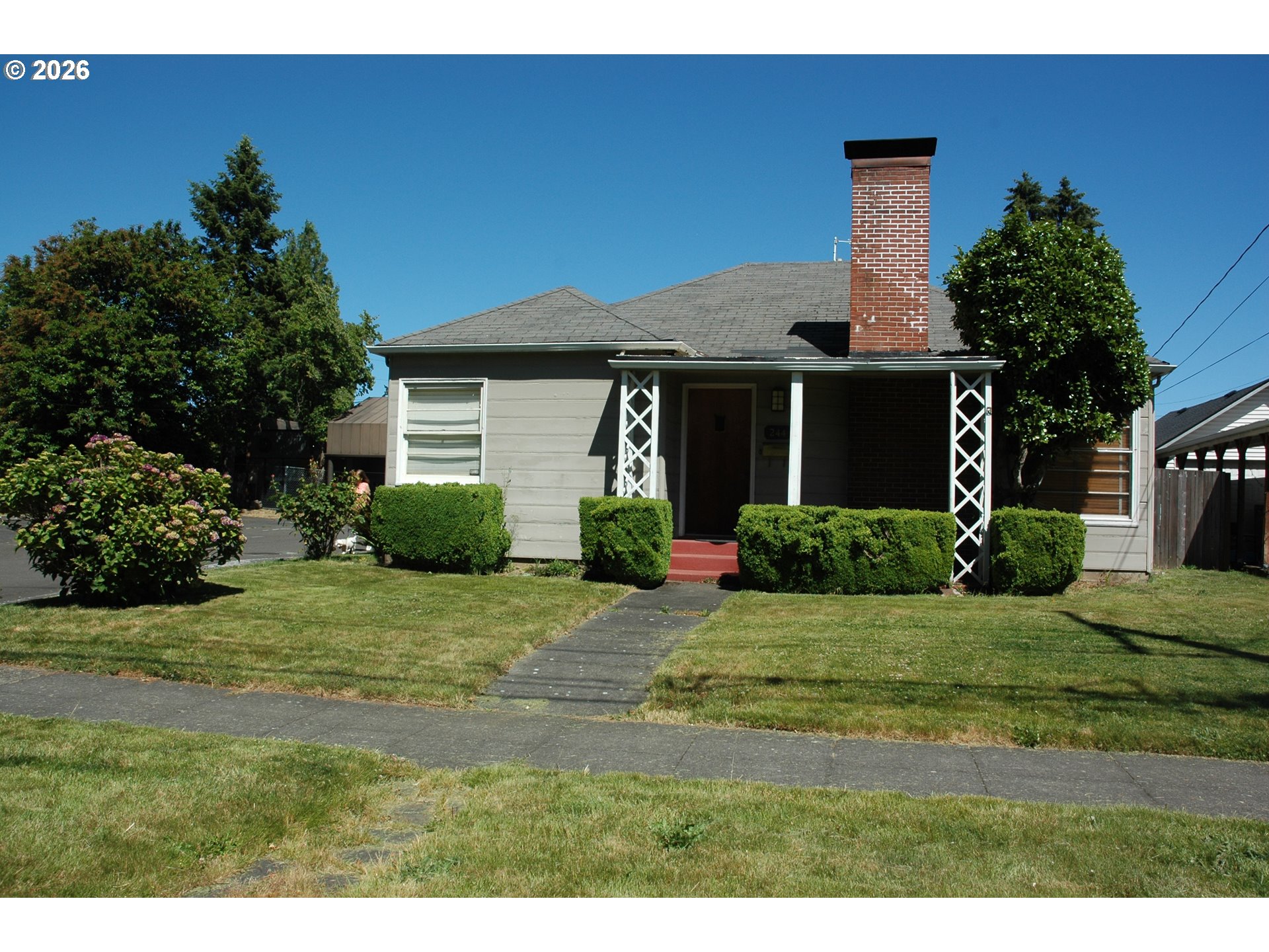 244 SE 5TH AVE
