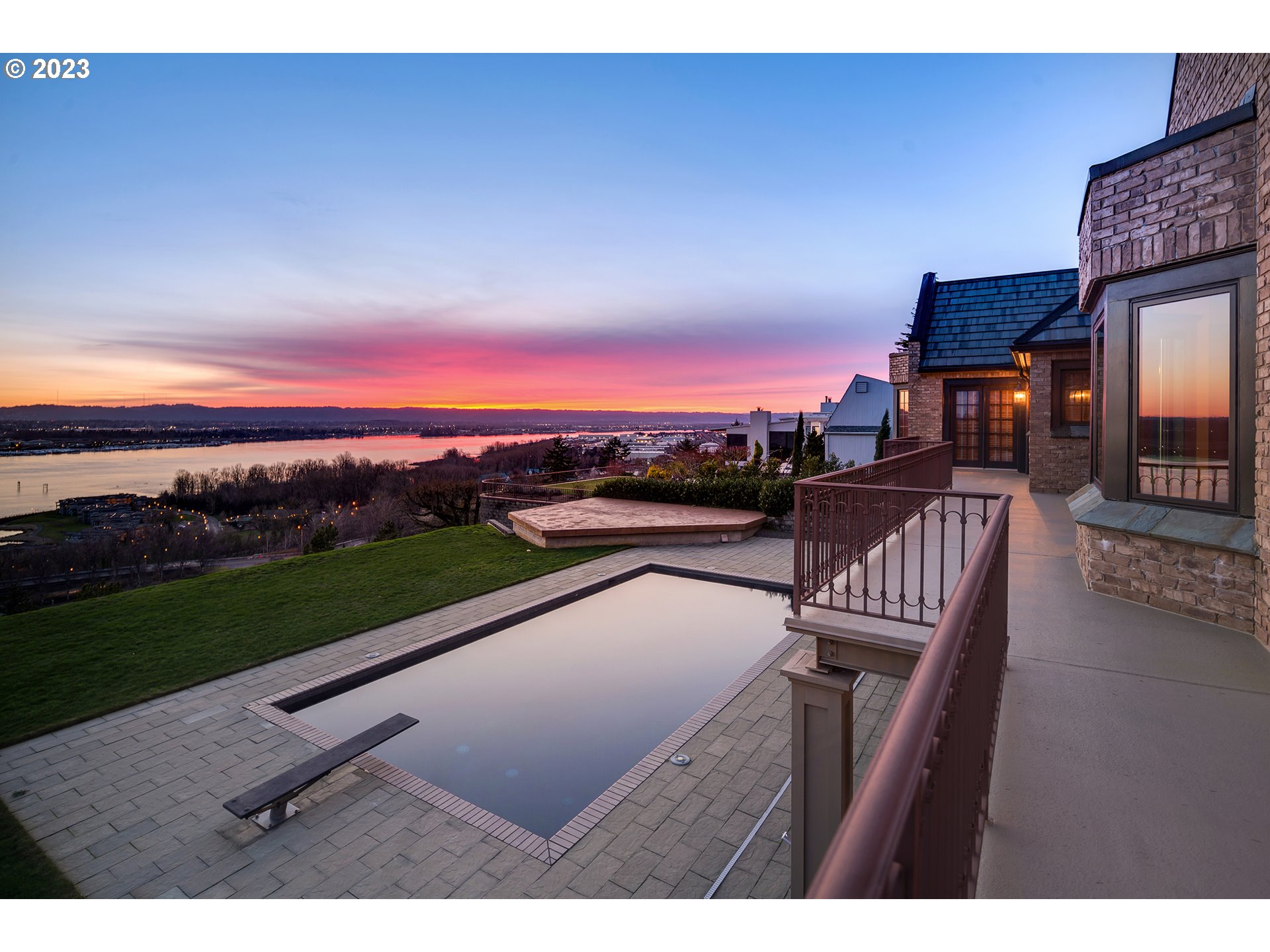 5905 BUENA VISTA DR