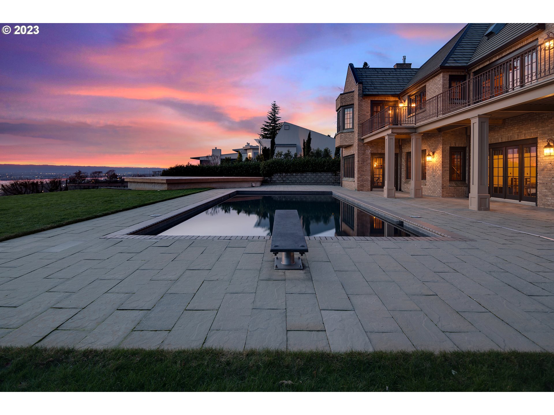 5905 BUENA VISTA DR
