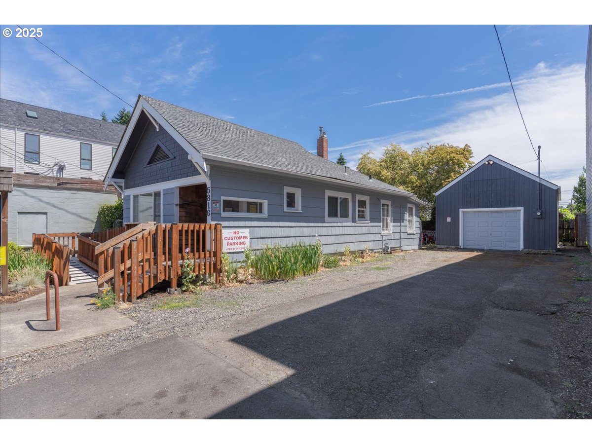 5816 N GREELEY AVE