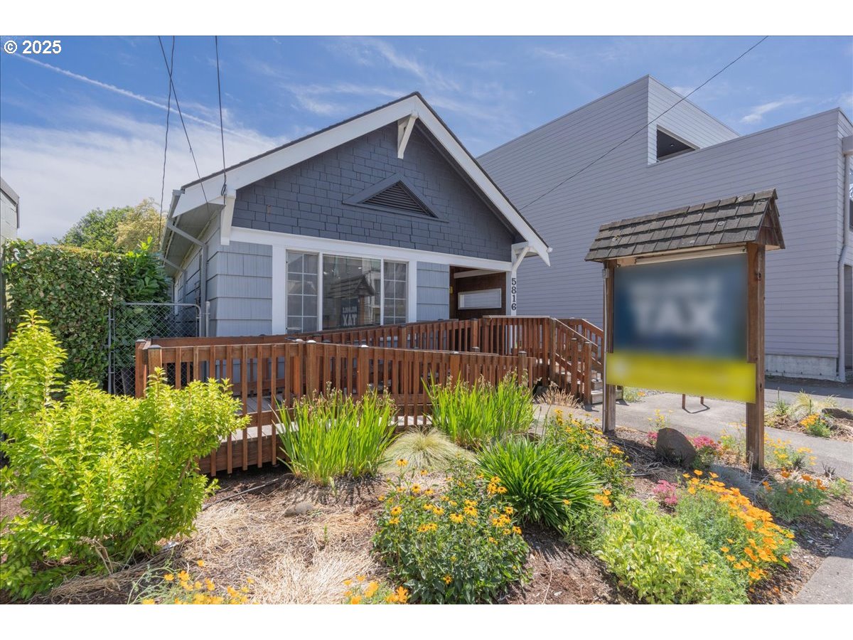 5816 N GREELEY AVE