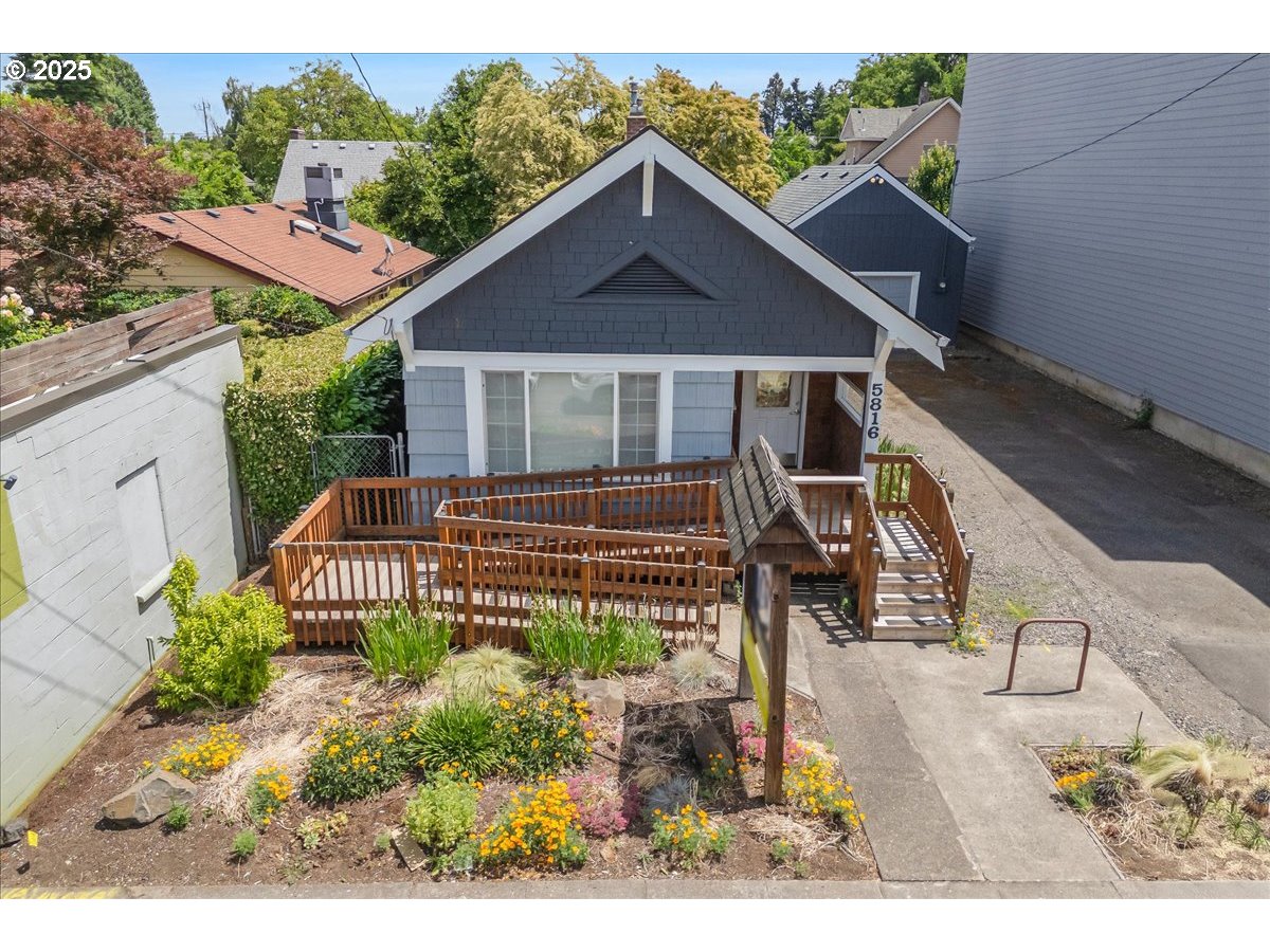 5816 N GREELEY AVE