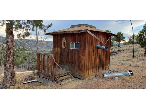 A home in Prineville