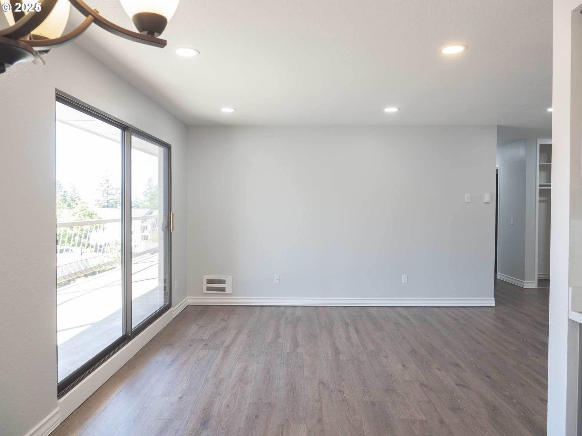 45 NW EAGLE CREST DR 407