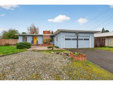 1456 NW ALMIRA ST Roseburg OR 97471