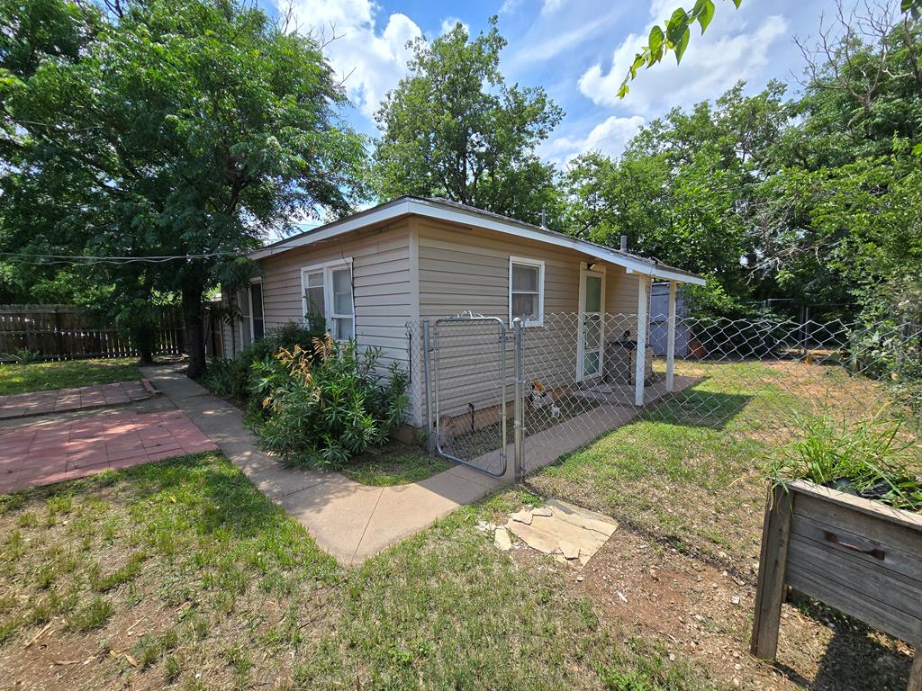 42 W 26th St, San Angelo, Texas image 15