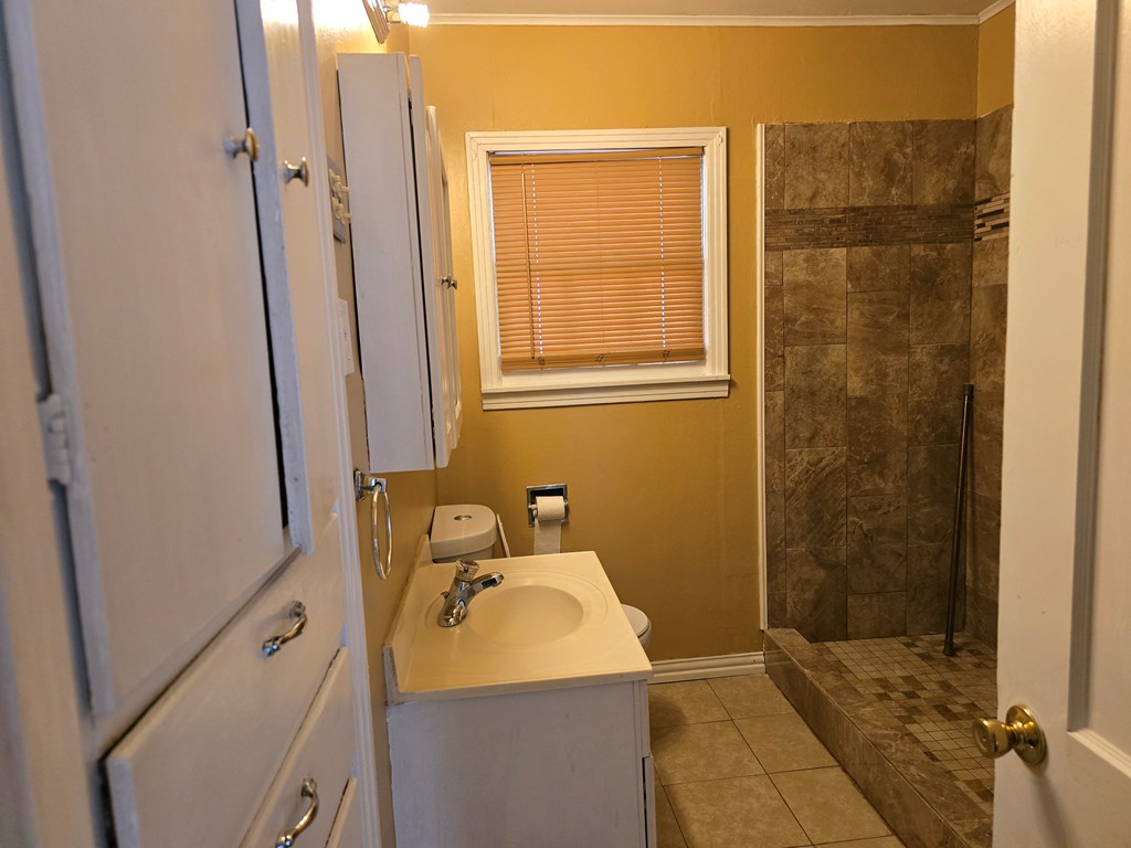 42 W 26th St, San Angelo, Texas image 9