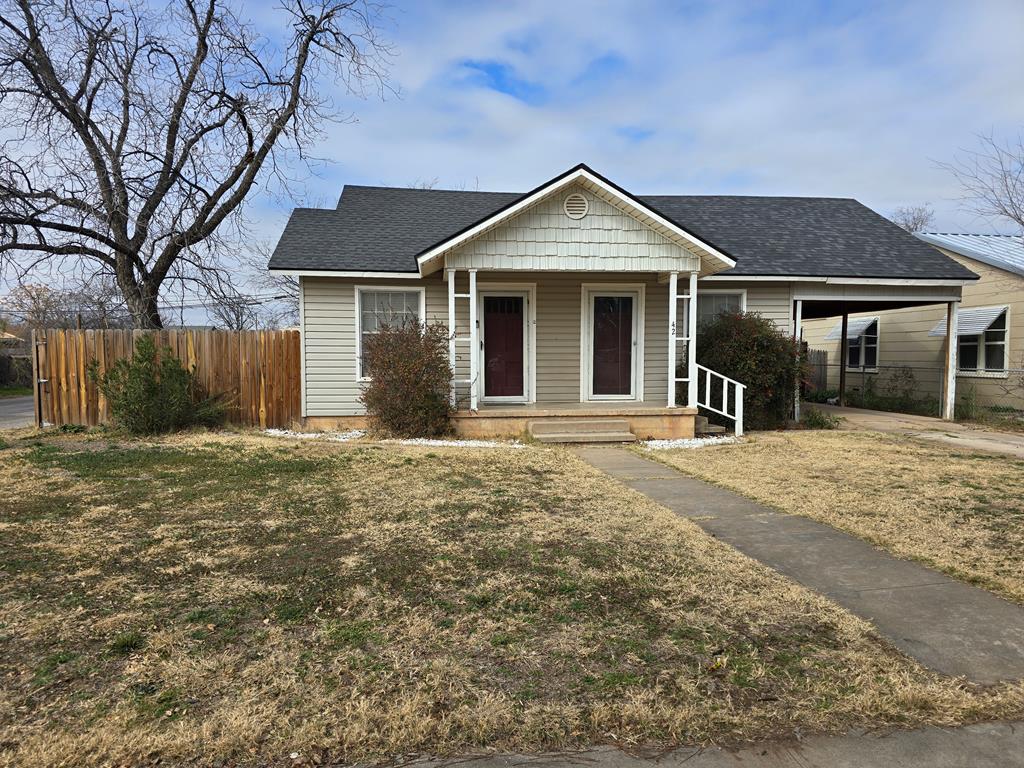 42 W 26th St, San Angelo, Texas image 1