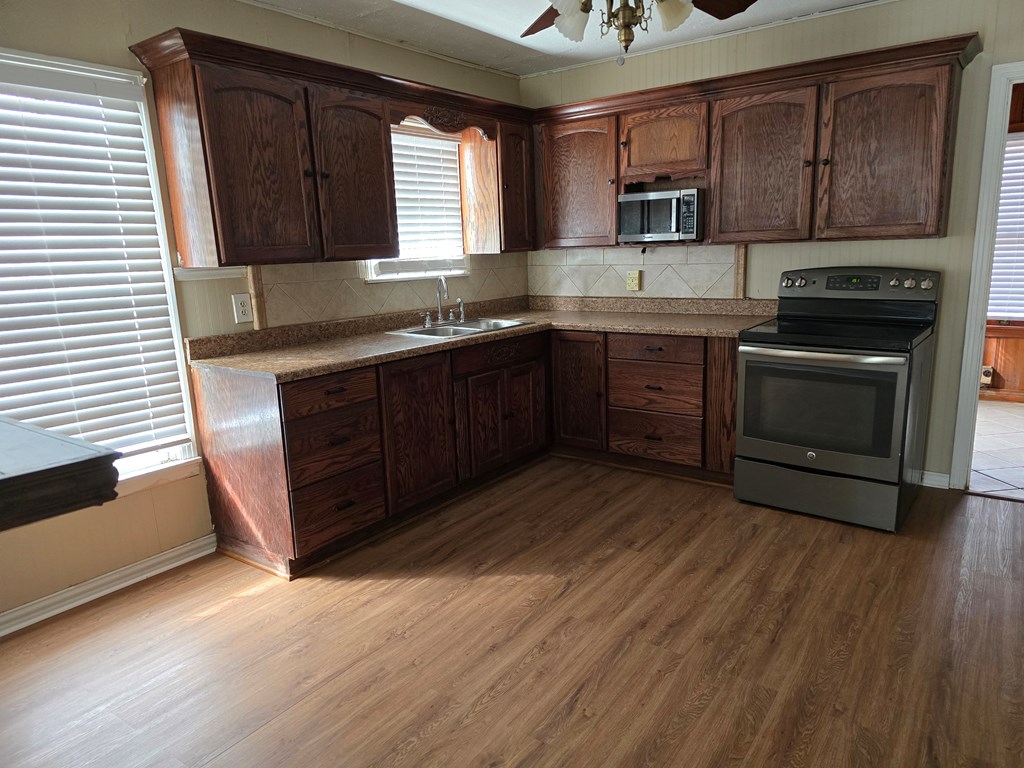 42 W 26th St, San Angelo, Texas image 6