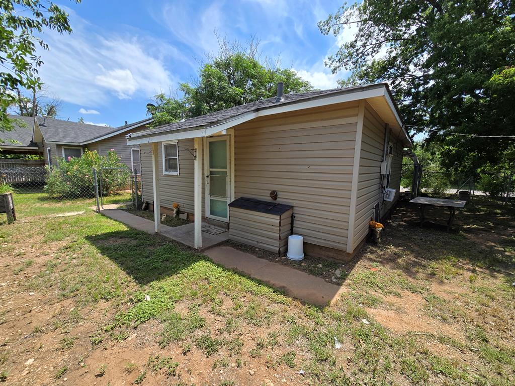 42 W 26th St, San Angelo, Texas image 13