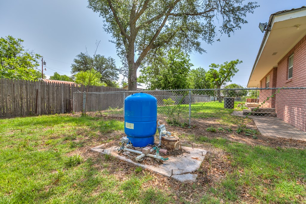 800 Pecan St, Miles, Texas image 40