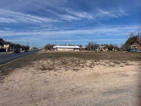Vacant Land For Sale - 229 W 25th Street<br/> San Angelo, TX 76903