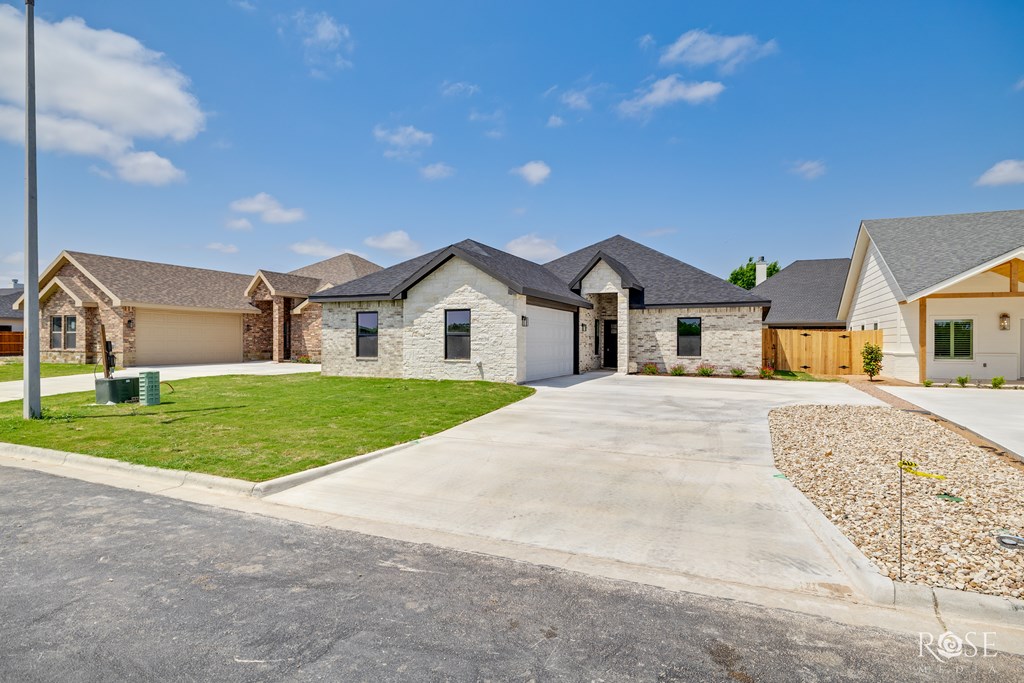 5437 Riviera Lane, San Angelo, Texas image 2