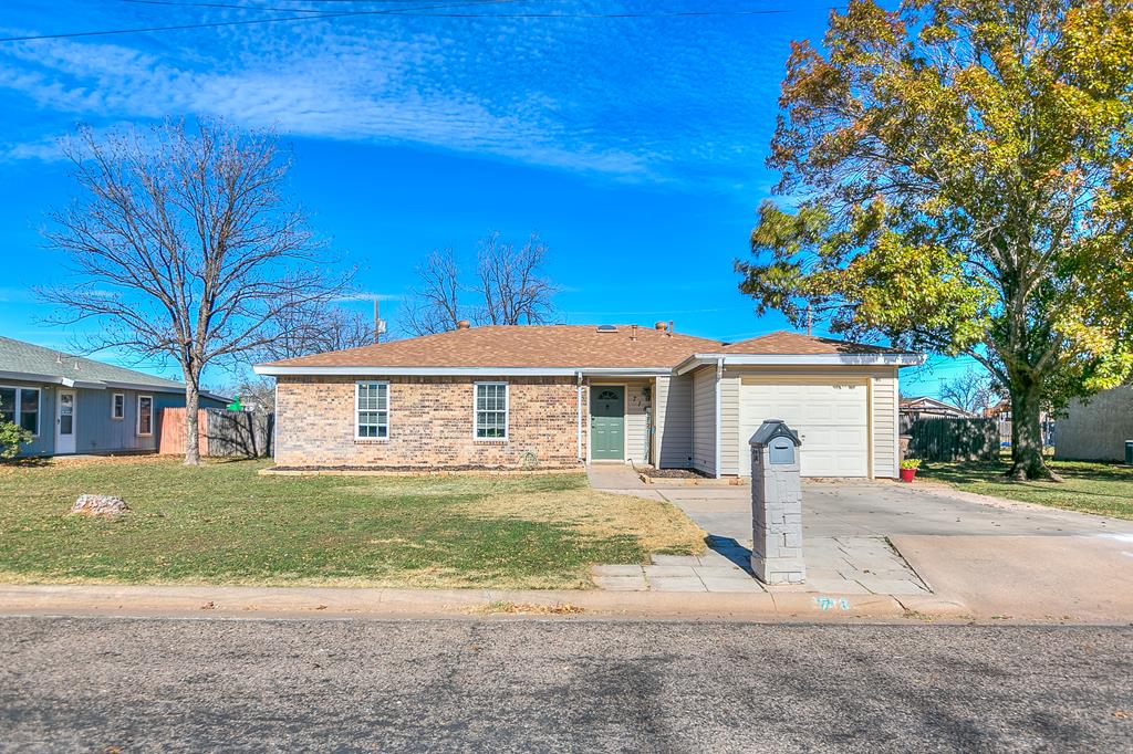 718 E 45th St, San Angelo, Texas image 1