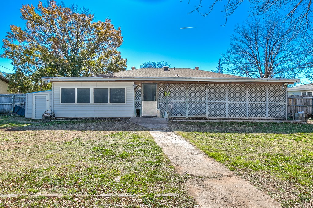 718 E 45th St, San Angelo, Texas image 28