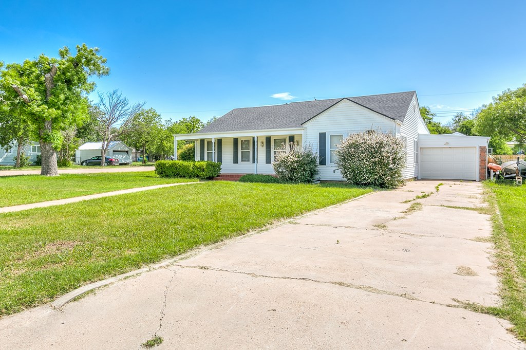 601 N 3rd St, Ballinger, Texas image 3