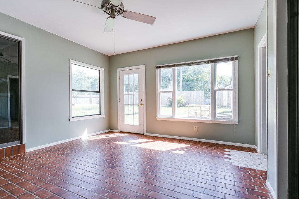 601 N 3rd St, Ballinger, Texas image 31
