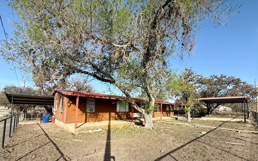 200 N Pecos St, Camp Wood, Texas image 3